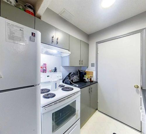 4510 8A Avenue, Edson, AB - Indoor Photo Showing Kitchen