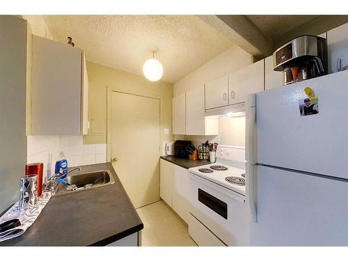 4510 8A Avenue, Edson, AB - Indoor Photo Showing Kitchen