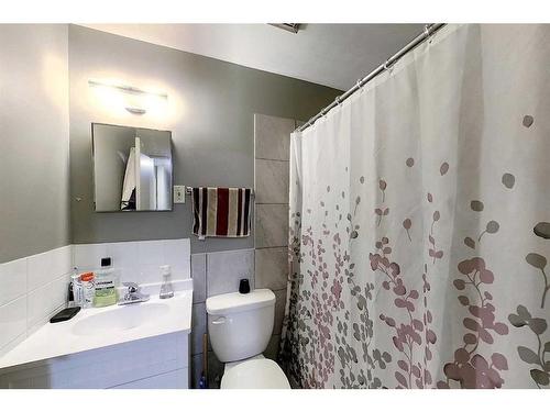 4510 8A Avenue, Edson, AB - Indoor Photo Showing Bathroom