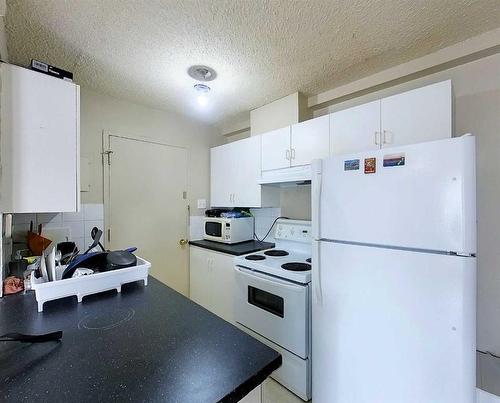 4504-4510 8B-8A Avenue, Edson, AB - Indoor Photo Showing Kitchen