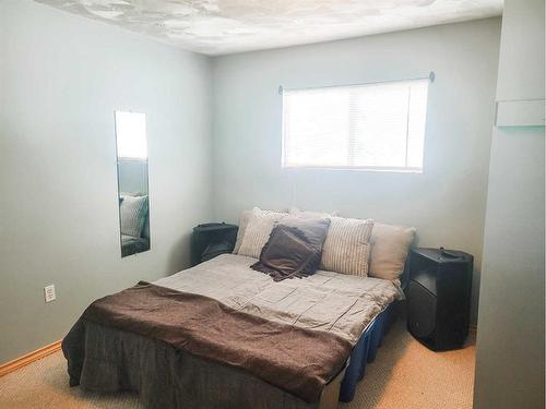 471 71 Street, Edson, AB - Indoor Photo Showing Bedroom