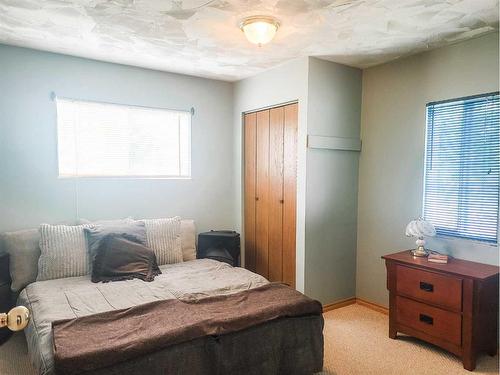 471 71 Street, Edson, AB - Indoor Photo Showing Bedroom