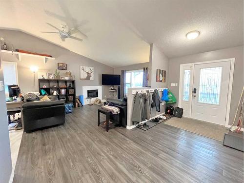 4513 Spruce Avenue, Boyle, AB - Indoor