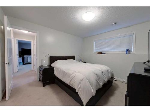 201A & 201B 7 Street Ne, Slave Lake, AB - Indoor Photo Showing Bedroom