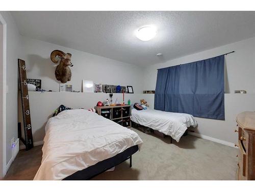 201A & 201B 7 Street Ne, Slave Lake, AB - Indoor Photo Showing Bedroom