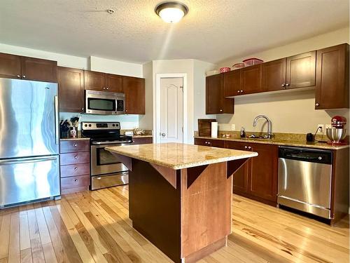 303-4502 52 Avenue, Whitecourt, AB - Indoor Photo Showing Kitchen