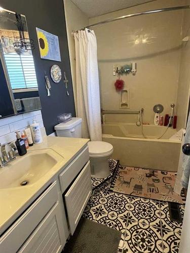 67 Chickadee Drive, Whitecourt, AB - Indoor Photo Showing Bathroom