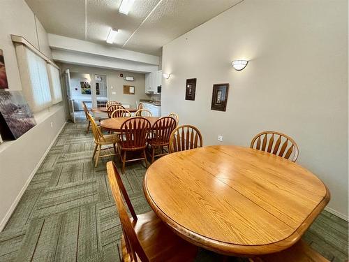 307-228 Pembina Avenue, Hinton, AB - Indoor Photo Showing Dining Room