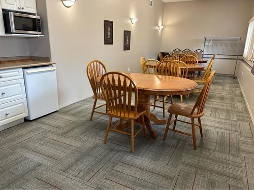 307-228 Pembina Avenue, Hinton, AB - Indoor Photo Showing Dining Room