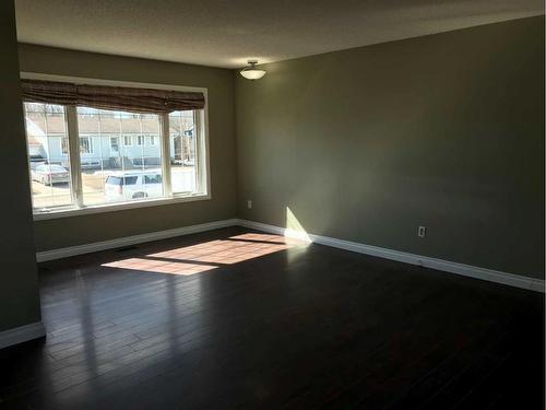 714 3 Avenue, Fox Creek, AB - Indoor Photo Showing Other Room