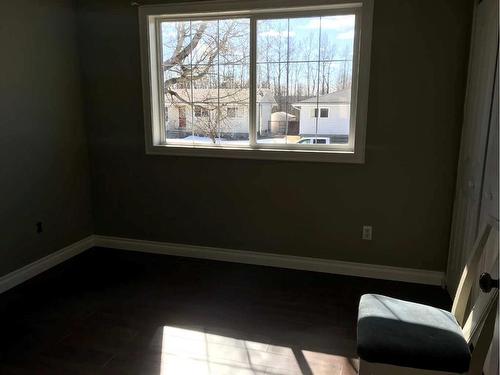 714 3 Avenue, Fox Creek, AB - Indoor Photo Showing Other Room