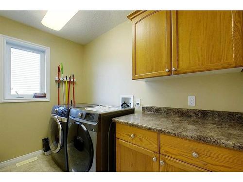 47 Springwood Drive Ne, Slave Lake, AB - Indoor Photo Showing Laundry Room