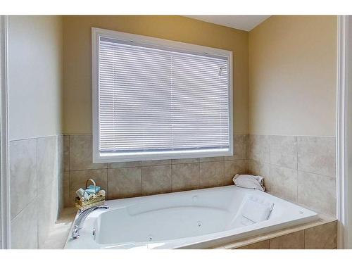 47 Springwood Drive Ne, Slave Lake, AB - Indoor Photo Showing Bathroom