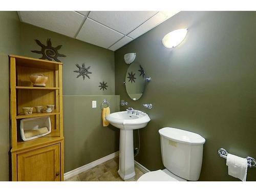 47 Springwood Drive Ne, Slave Lake, AB - Indoor Photo Showing Bathroom