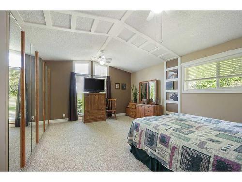 664059 Range Road 235, Rural Athabasca County, AB - Indoor Photo Showing Bedroom