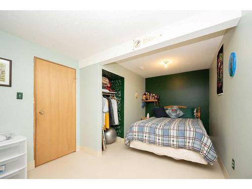 664059 Range Road 235, Rural Athabasca County, AB - Indoor Photo Showing Bedroom
