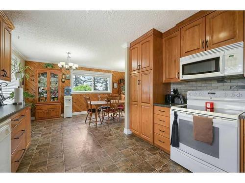 664059 Range Road 235, Rural Athabasca County, AB - Indoor Photo Showing Kitchen