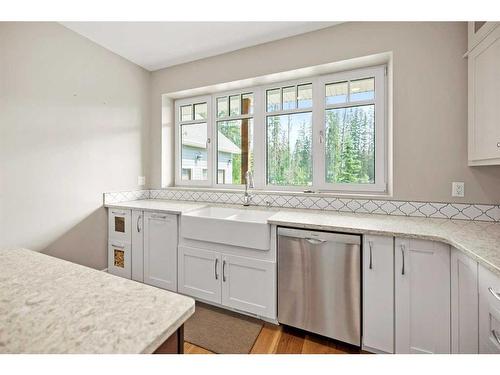 1B-16511 532A Township Road, Rural Yellowhead County, AB - Indoor Photo Showing Kitchen