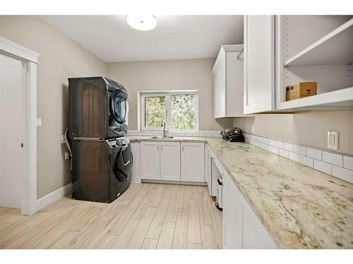 1B-16511 532A Township Road, Rural Yellowhead County, AB - Indoor Photo Showing Laundry Room