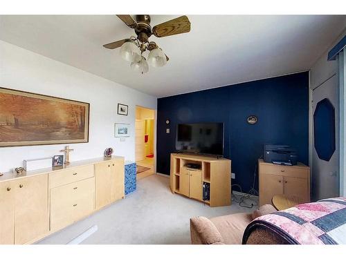 444 71 Street, Edson, AB - Indoor Photo Showing Bedroom