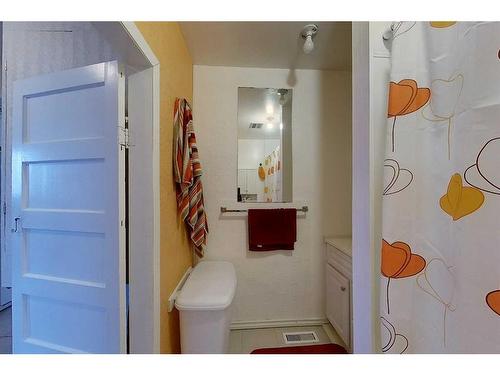 444 71 Street, Edson, AB - Indoor Photo Showing Bathroom