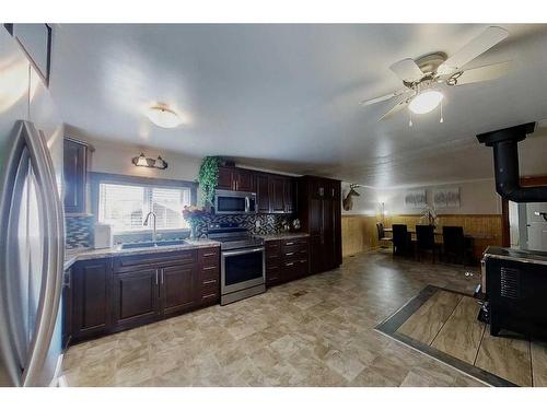 15121A Township Road 555A, Rural Yellowhead County, AB - Indoor Photo Showing Kitchen