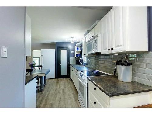 53513 Range Road 112, Rural Yellowhead County, AB - Indoor Photo Showing Kitchen