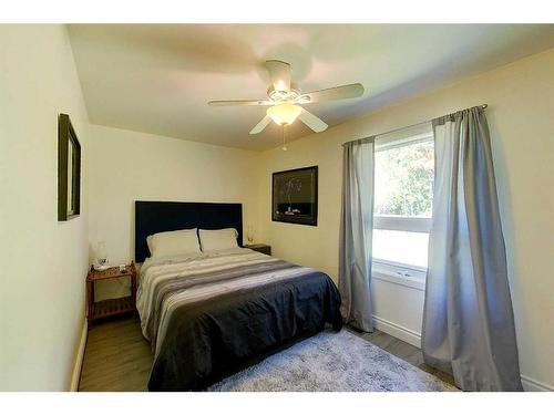 53513 Range Road 112, Rural Yellowhead County, AB - Indoor Photo Showing Bedroom