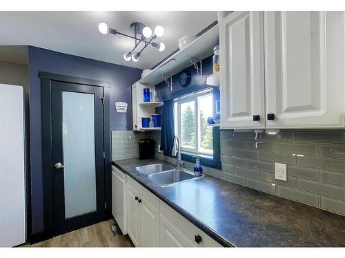 53513 Range Road 112, Rural Yellowhead County, AB - Indoor Photo Showing Kitchen With Double Sink