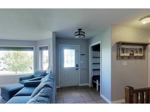 4119 15 Avenue, Edson, AB - Indoor Photo Showing Living Room