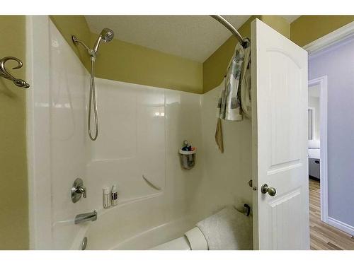 4119 15 Avenue, Edson, AB - Indoor Photo Showing Bathroom