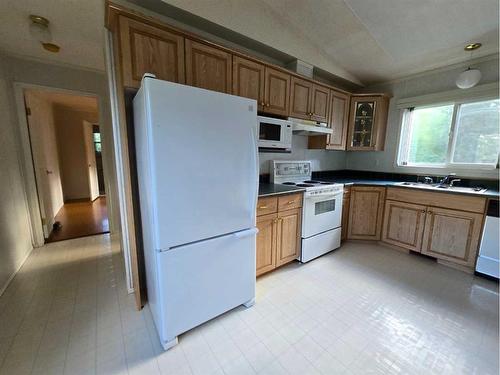 5510 51 Street, Niton Junction, AB - Indoor Photo Showing Kitchen