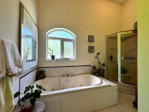 50 Lakeview Heights, Canyon Creek, AB - Indoor Photo Showing Bathroom