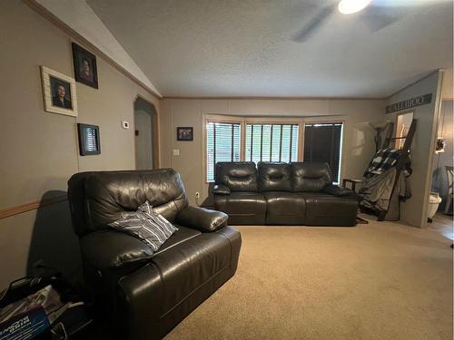 591021 Range Road 123A, Rural Woodlands County, AB - Indoor Photo Showing Living Room