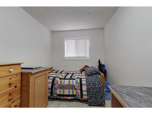 102-201 12 Avenue Sw, Slave Lake, AB - Indoor Photo Showing Bedroom