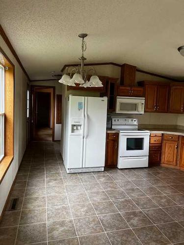 414 Grassy Way, Red Earth Creek, AB - Indoor Photo Showing Kitchen