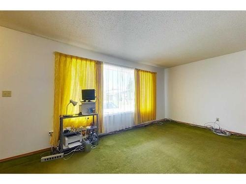 713 1A Avenue Se, Slave Lake, AB - Indoor Photo Showing Other Room