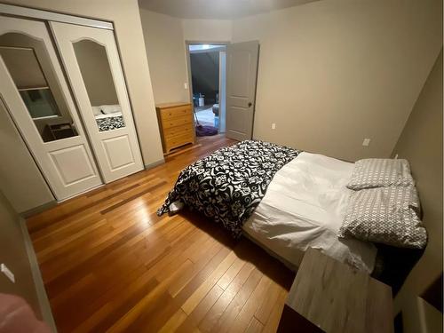 1506 42 Street, Edson, AB - Indoor Photo Showing Bedroom