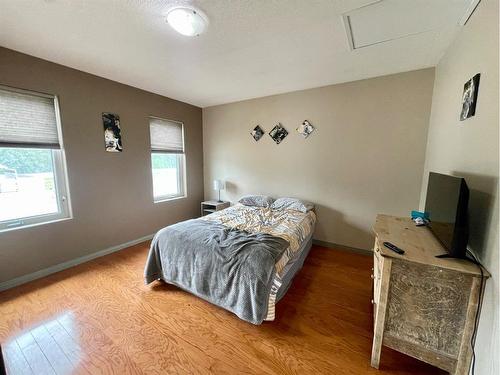 1506 42 Street, Edson, AB - Indoor Photo Showing Bedroom