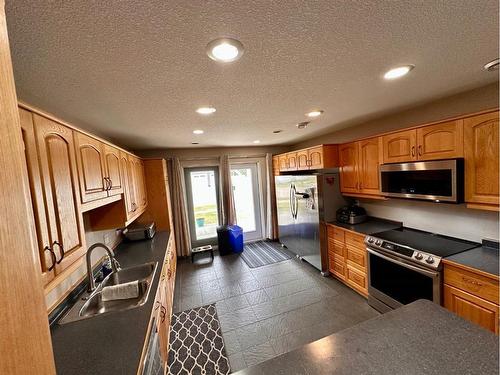 1506 42 Street, Edson, AB - Indoor Photo Showing Kitchen