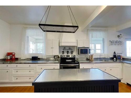 723 50 Street, Edson, AB - Indoor Photo Showing Kitchen