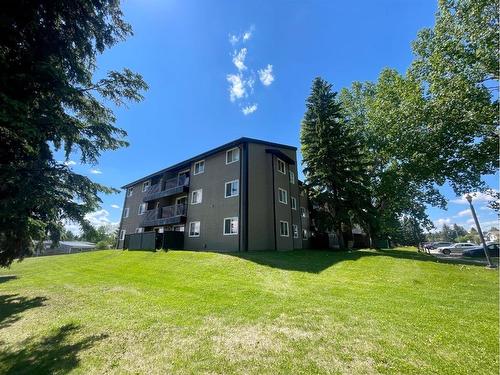 306B-5611 9 Avenue, Edson, AB - Outdoor With Balcony