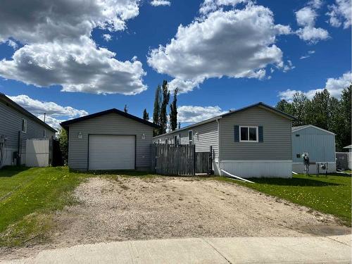 907 6 Avenue, Fox Creek, AB - Outdoor