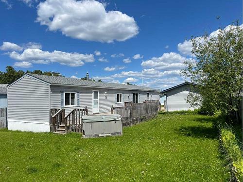 907 6 Avenue, Fox Creek, AB - Outdoor