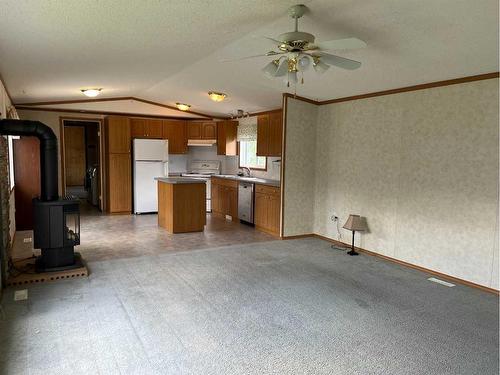 907 6 Avenue, Fox Creek, AB - Indoor Photo Showing Kitchen