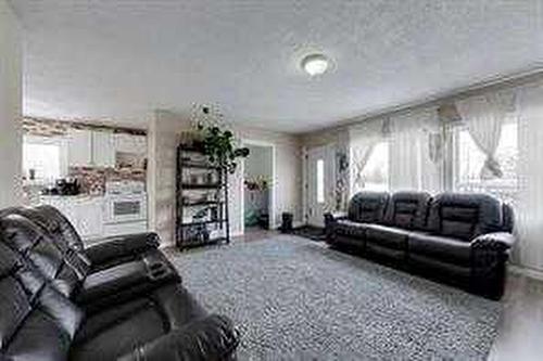 770 Cardinal Crescent, Wabasca, AB - Indoor Photo Showing Living Room