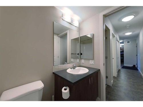 106-709 6 Avenue Se, Slave Lake, AB - Indoor Photo Showing Bathroom