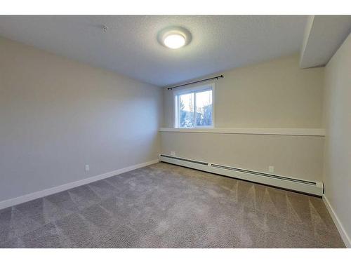 106-709 6 Avenue Se, Slave Lake, AB - Indoor Photo Showing Other Room