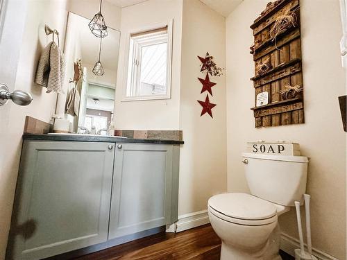 42 Ravine Drive, Whitecourt, AB - Indoor Photo Showing Bathroom