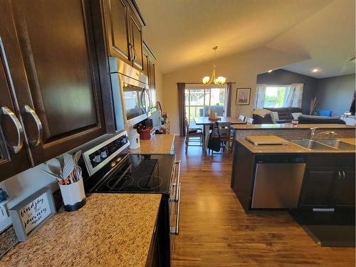 813 10 Street, Fox Creek, AB - Indoor Photo Showing Kitchen With Double Sink